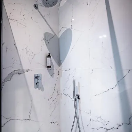 Yid Lamarmora Luxury Contemporary Apartment Florence